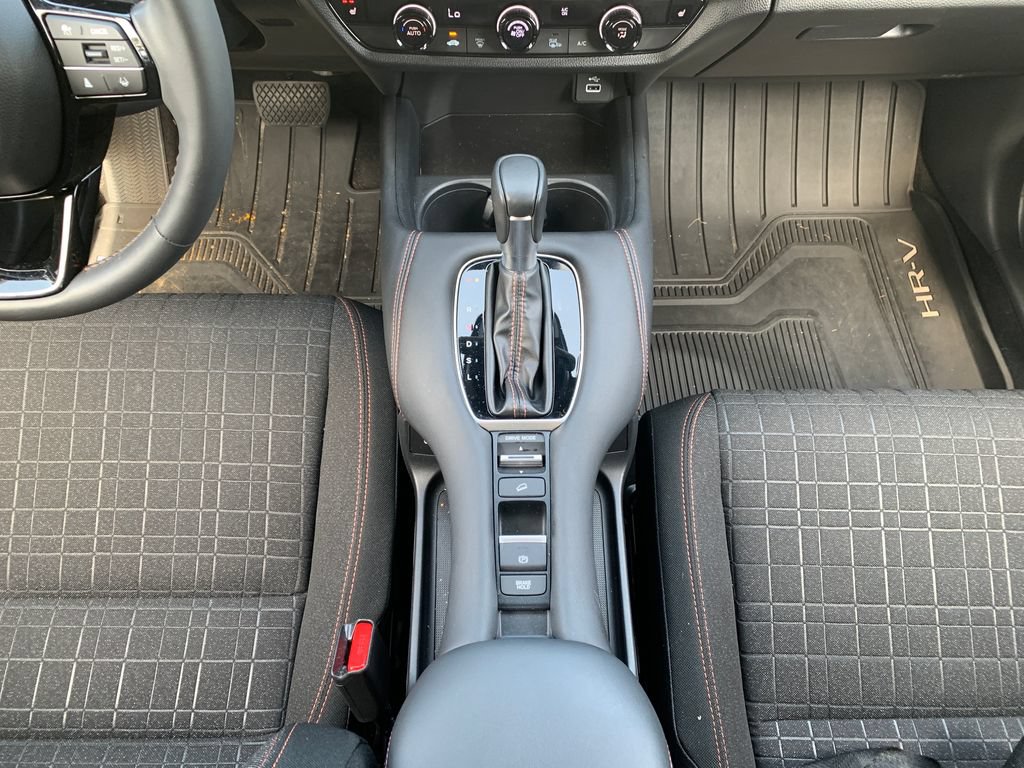 Used 2024 Honda HR-V Sport image 17