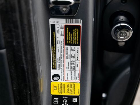 Used 2022 Rolls-Royce Cullinan image 17