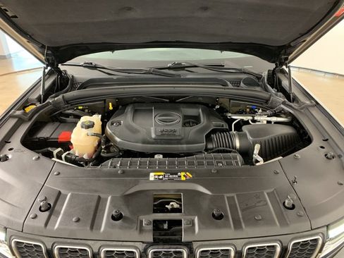 Used 2022 Jeep Grand Cherokee Overland AWD/4WD image 43