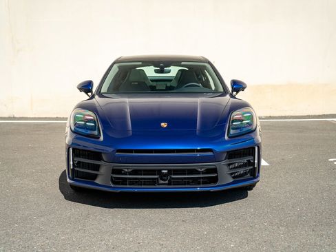 Certified 2025 Porsche Panamera 4 AWD/4WD image 6