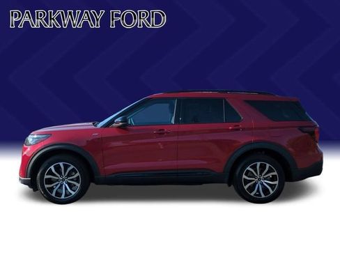 Used 2025 Ford Explorer ST-Line AWD/4WD image 2