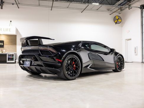 Used 2018 Lamborghini Huracan Performante image 4