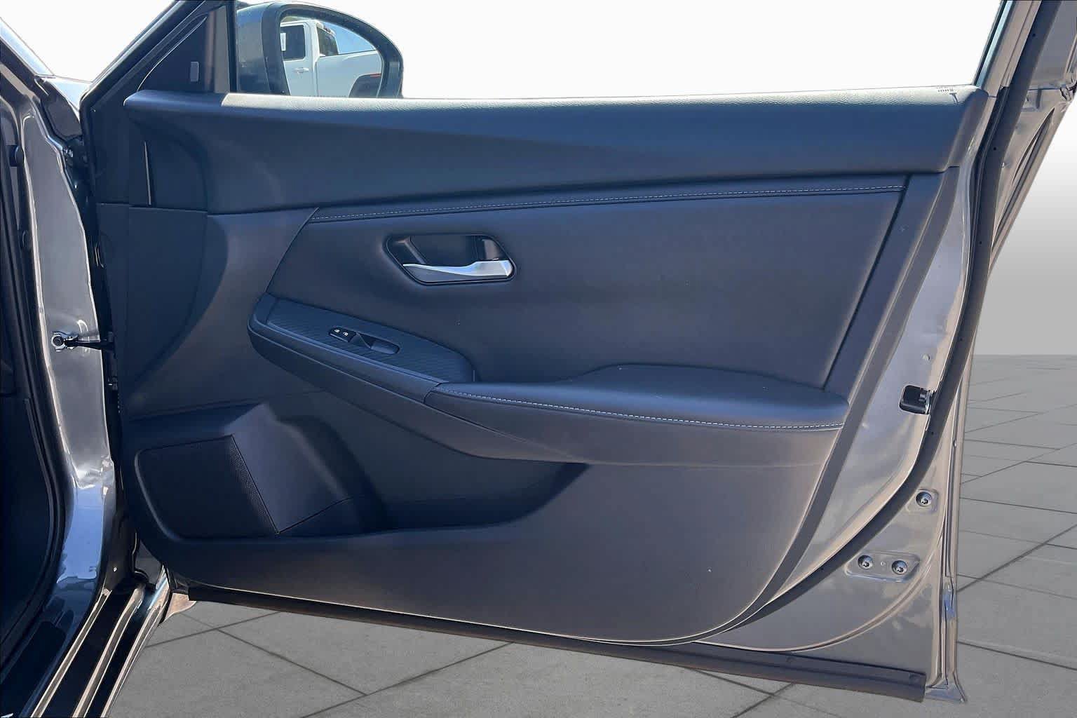 Used 2025 Nissan Sentra SV FWD image 22