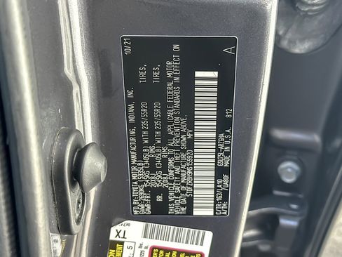 Used 2021 Toyota Highlander Platinum image 29