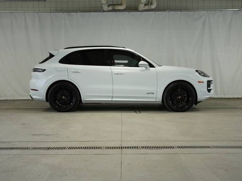 New 2026 Porsche Cayenne GTS image 8