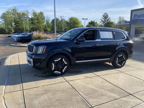 Used 2025 Kia Telluride S image 12
