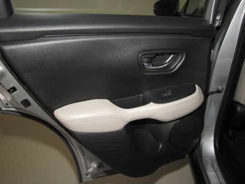 Certified 2023 Honda HR-V LX image 12