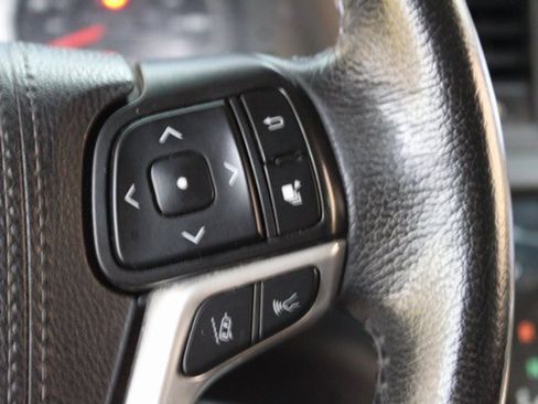 Used 2020 Toyota Sienna SE image 17