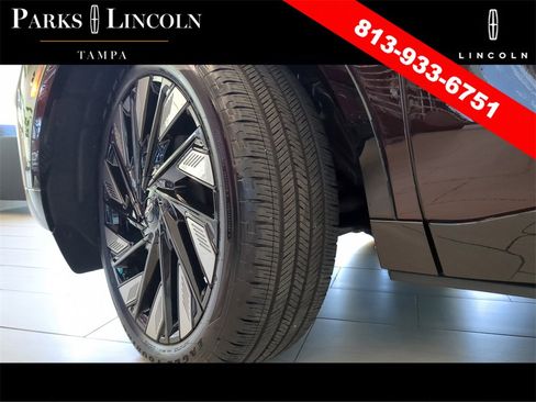 Certified 2025 Lincoln Nautilus Reserve w/ Jet Appearance Package image 34