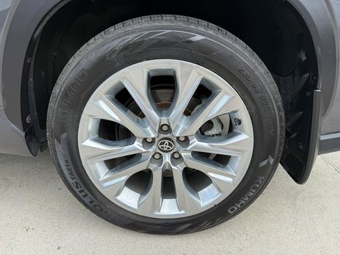 Used 2020 Toyota Highlander Limited AWD/4WD image 7