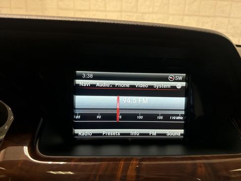 Used 2015 Mercedes-Benz GLK 350 4MATIC image 6