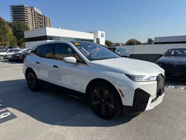 Certified 2024 BMW iX xDrive50 w/ Premium Package AWD/4WD image 2