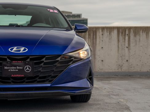 Used 2022 Hyundai Elantra SEL w/ Cargo Package FWD image 8