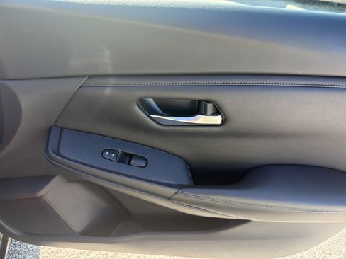 Used 2023 Nissan Sentra SV FWD image 24