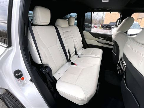 Used 2024 Lexus LX 600 4WD w/ Luxury Package image 20