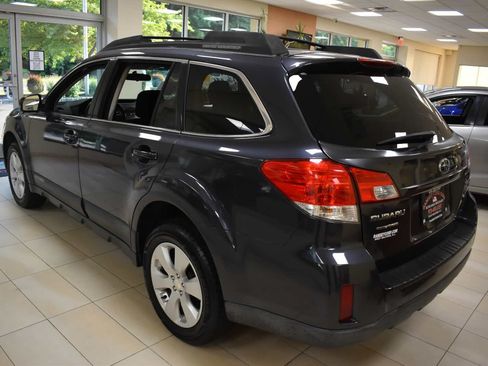 Used 2011 Subaru Outback 2.5i Premium w/ All-Weather Pkg AWD/4WD image 6