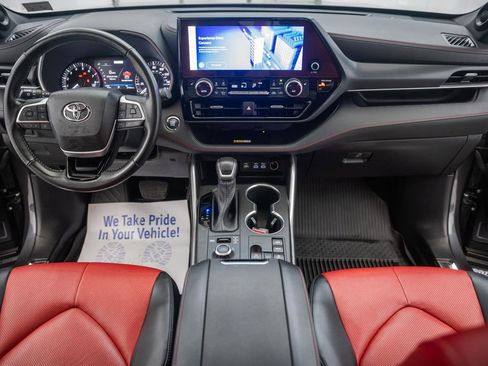 Used 2023 Toyota Highlander XSE AWD/4WD image 23