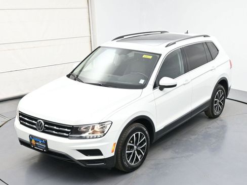Used 2021 Volkswagen Tiguan SE w/ Panoramic Sunroof Package AWD/4WD image 35