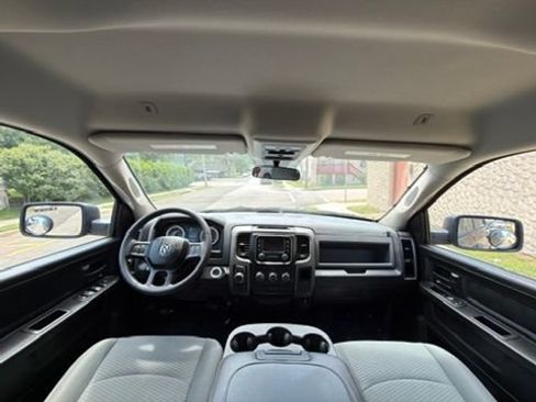Used 2018 RAM 1500 Express w/ Express Value Package AWD/4WD image 24