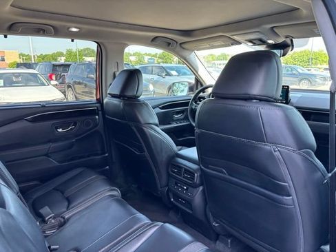 Certified 2025 Honda Pilot Touring image 27