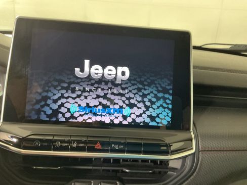 Used 2023 Jeep Compass Trailhawk AWD/4WD image 14