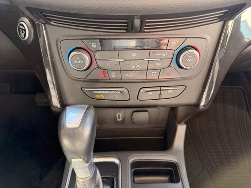 Used 2017 Ford Escape Titanium image 25