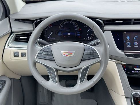 Used 2017 Cadillac XT5 Premium Luxury w/ Driver Assist Package image 15