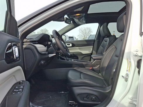 New 2026 Jeep Compass Limited image 6