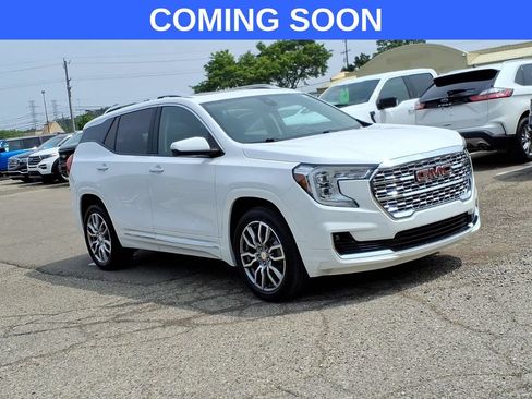 Used 2023 GMC Terrain Denali w/ LPO, Floor Liner Package AWD/4WD image 7