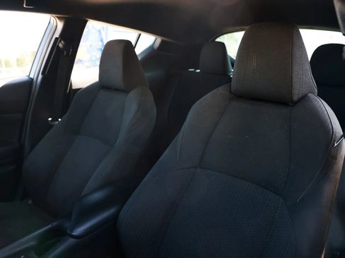 Used 2018 Toyota C-HR XLE FWD image 18