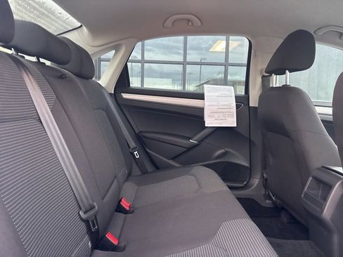 Used 2017 Volkswagen Passat 1.8T S image 13