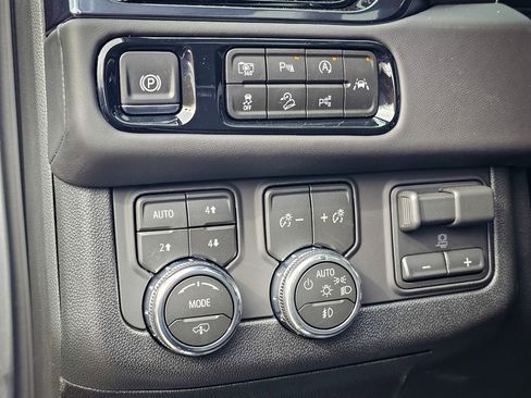 New 2026 GMC Yukon AT4 Ultimate image 18