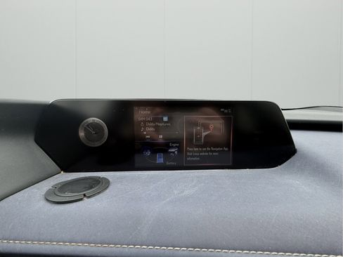 Used 2022 Lexus UX 250h w/ Premium Package image 16