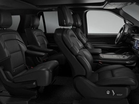 New 2026 Lincoln Navigator Reserve w/ Jet Appearance Package AWD/4WD image 28