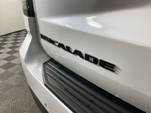 New 2026 Cadillac Escalade Platinum Sport w/ LPO, ONYX Package image 32