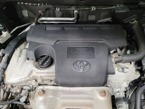 Used 2018 Toyota RAV4 LE w/ All Weather Liner Package AWD/4WD image 30