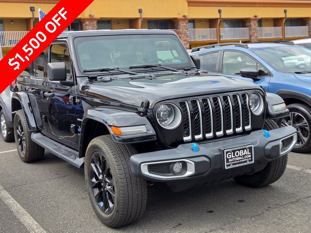 Used 2023 Jeep Wrangler Unlimited Sahara w/ Cold Weather Group AWD/4WD image 3