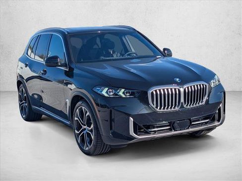 New 2026 BMW X5 xDrive50e w/ Premium Package AWD/4WD image 6
