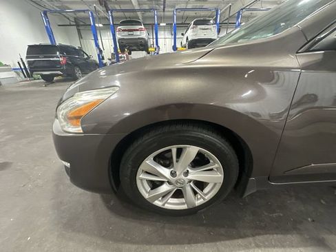 Used 2015 Nissan Altima 2.5 SV w/ Convenience Package FWD image 23