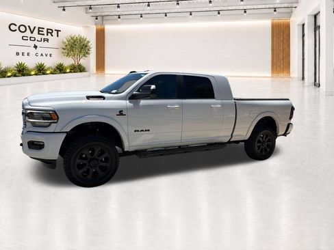 Used 2022 RAM 2500 Laramie w/ Night Edition AWD/4WD image 5