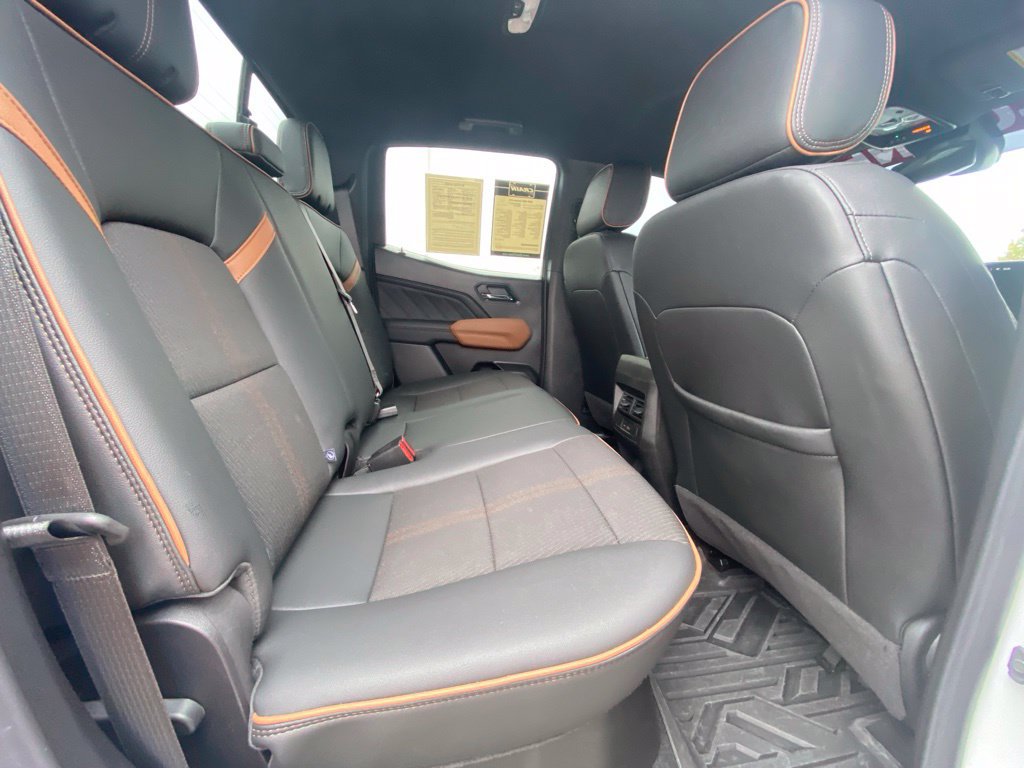 Used 2025 GMC Canyon AT4 AWD/4WD image 31
