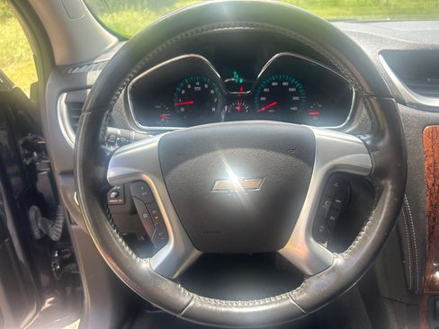 Used 2014 Chevrolet Traverse LT FWD image 9