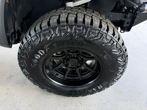 Used 2017 Toyota Tacoma TRD Sport w/ Tow Package image 44