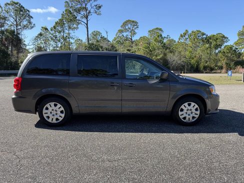 Used 2017 Dodge Grand Caravan SE w/ Power Window Group image 6