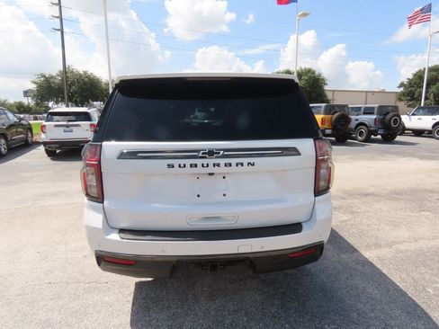 Used 2021 Chevrolet Suburban Z71 AWD/4WD image 13