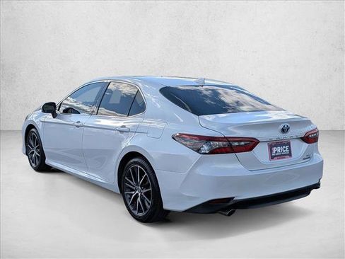 Used 2023 Toyota Camry XLE image 8