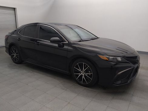 Used 2021 Toyota Camry SE image 11