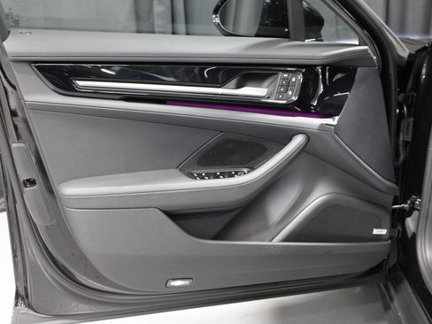 Certified 2025 Porsche Panamera 4 image 24