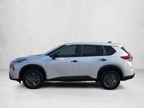 Used 2024 Nissan Rogue S FWD image 9