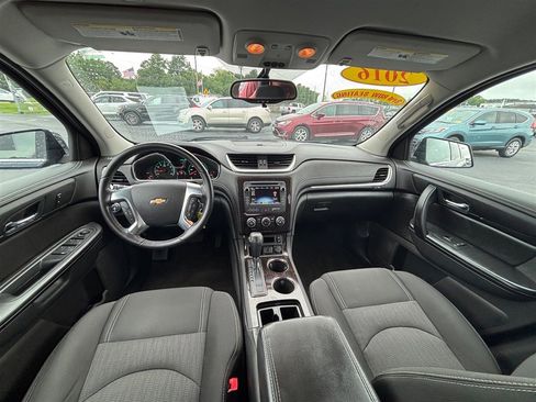 Used 2016 Chevrolet Traverse LT w/ Style and Technology Package image 13